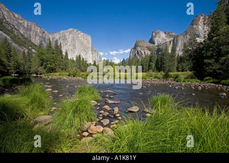 El Capitan Fiume Merced Yosemite National Park in California negli Stati Uniti d'America Foto Stock