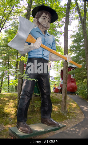 La marmitta Man a foresta magica di Lake George New York Foto Stock