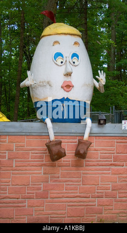 Humpty Dumpty a foresta magica di Lake George New York Foto Stock