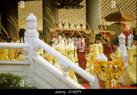 Insegnante del giorno celebrazione tempio confuciano Taichung taiwan repubblica popolare di Cina Foto Stock