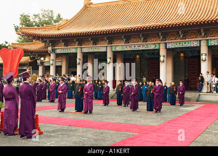 Insegnante del giorno celebrazione tempio confuciano Taichung taiwan repubblica popolare di Cina Foto Stock