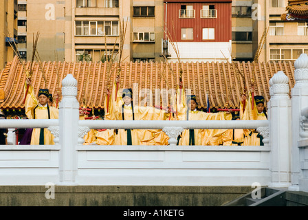 Insegnante del giorno celebrazione tempio confuciano Taichung taiwan repubblica popolare di Cina Foto Stock