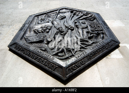 Memoriale per le sei Tolpuddle martiri presso old Crown Court Dorchester Dorset Inghilterra Foto Stock