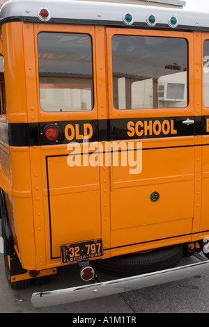 Vista posteriore del 1932 Antique Vintage Yellow School Bus Foto Stock