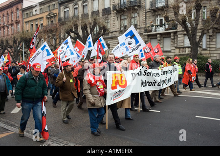 Aprile 2006 Marcia di protesta contro la Bolkestein liberalizzazione dei servizi dell'UE DELLA DIRETTIVA SUL MERCATO STRASBURGO ALSACE FRANCIA Foto Stock