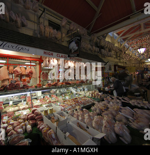 Macellerie a Natale a Oxford il mercato coperto Foto Stock