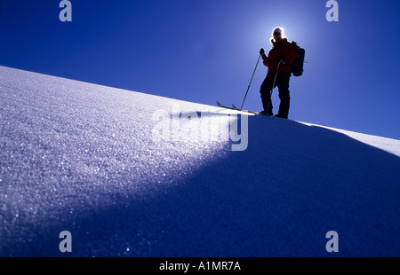 Silhouette di un cross country sciatore Norvegia Foto Stock