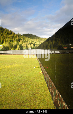 La parete Moviing è un viaggio di mezza dimensione versione del Vietnam Veterans Memorial Cordova Alaska Foto Stock