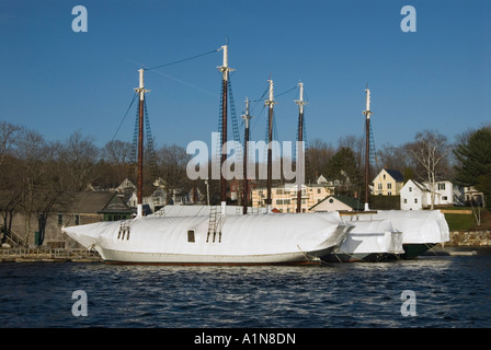 Barche fino a tenuta stagna per l'inverno in Camden Harbor, Maine Foto Stock