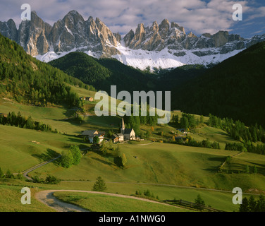 IT - Dolomiti a Santa Maddalena e Geisler Spitzen in Funes Tal Foto Stock