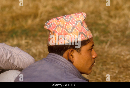 Tipico cappello Nepalese noto come un Palpali topi a Kathmandu in Nepal Foto Stock