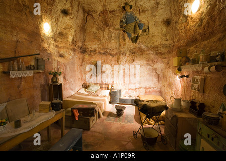 Visualizzazione delle vecchie miniere di opale Room Desert Cave Hotel Coober Pedy Outback South Australia Australia Foto Stock