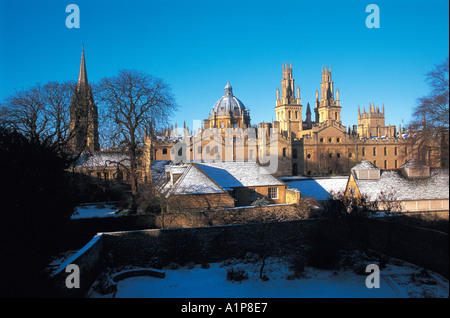 Vista della città da est su Queens All Souls College in inverno Oxford Foto Stock