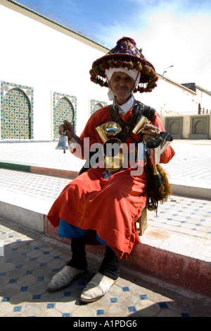 Ritratto di venditore di acqua in Meknes, Marocco Foto Stock