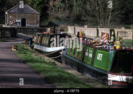 Battelli a Dundas Aquaduct sul Kennet and Avon canal Foto Stock