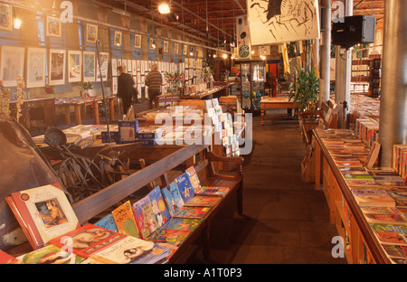 Salts Mill saltaire Bradford Inghilterra shop e galleria Foto Stock