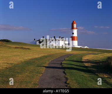 Un sentiero conduce a Souter faro sul Leas, South Tyneside, Inghilterra Foto Stock