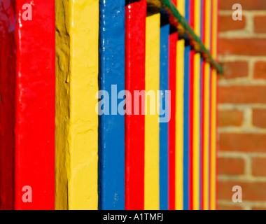 Scuola colorati di ringhiere, Norfolk, Inghilterra Foto Stock