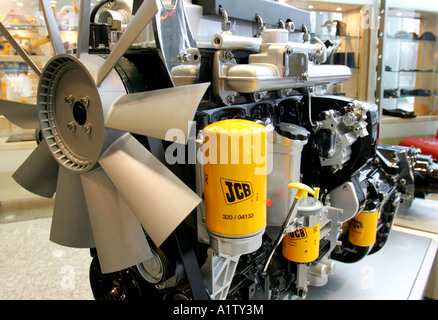 Un motore diesel prodotto da JCB società di ingegneria con base a Uttoxeter STAFFORDSHIRE REGNO UNITO i produttori di attrezzature di costruzione Foto Stock