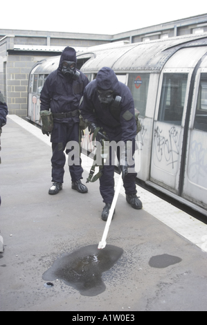 3388 UK Polizia formazione CBRN chimica nucleare biologica le foto scattate con il consenso della polizia Foto Stock