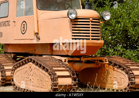 Vecchio Sno Cat trattore antico gas e vapore Museo motore Vista California USA Foto Stock