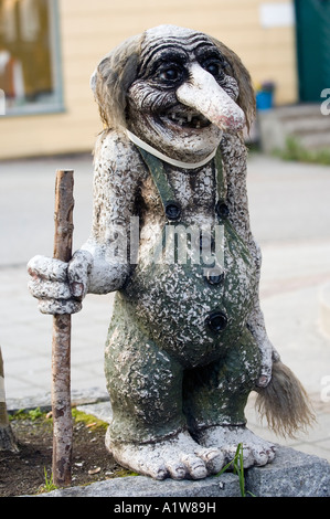 Troll in legno carving Norwegian crociere costiere in Norvegia Foto Stock