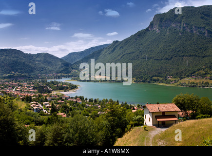 Il lago d'Idro, Alpi italiane settentrionali Foto Stock