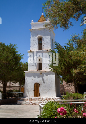 Campanile della chiesa nell'Oasi Villaggio di Toconao, il Deserto di Atacama, Cile Foto Stock