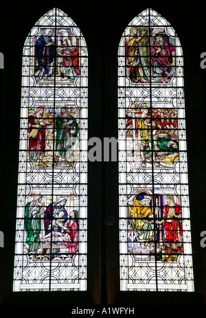 Le vetrate della Cattedrale di Salisbury, Wiltshire, Inghilterra Foto Stock