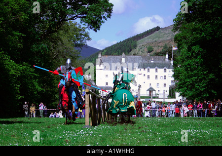 Uomo a cavallo, Cavalieri dei dannati, Medieval Fayre, Traquair House, Orpington, Scottish Borders, Scotland, Regno Unito Foto Stock