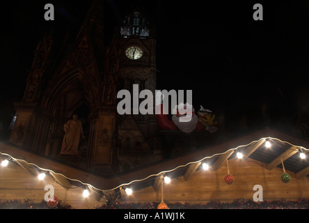 Old Santa Claus, Manchester Mercatino di Natale, Albert Square, Regno Unito Foto Stock