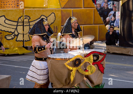 Il famoso Mummer s Parade di Filadelfia il primo giorno del nuovo anno 2005. Foto Stock