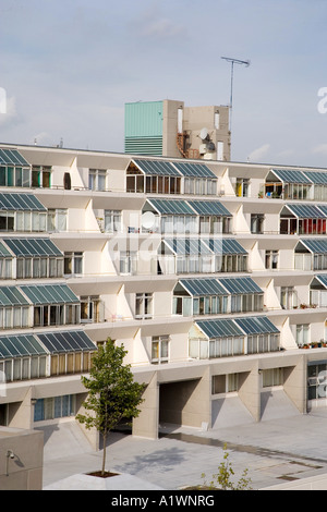 Centro Brunswick, Kings Cross/Russell Square. Esterno. Architetto: Patrick Hodgkinson; Levitt Bernstein Associates Foto Stock