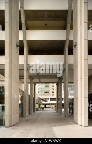 Centro Brunswick, Kings Cross/Russell Square. Accesso posteriore. Architetto: Patrick Hodgkinson; Levitt Bernstein Associates Foto Stock