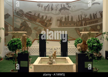 Mosaico romano in camera Giardino del Museo Bardo di Tunisi, capitale della Tunisia Foto Stock