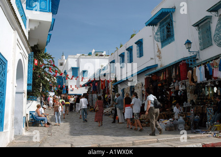 Rue Habib Thameur street in Sidi Bou Said città in Tunisia Foto Stock