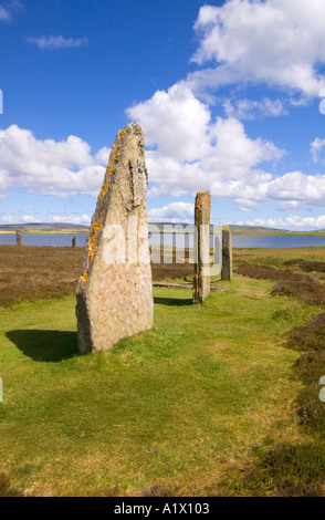 Dh ANELLO DI BRODGAR Isole Orcadi Neolitiche permanente cerchio di pietre di Loch di Harray Foto Stock