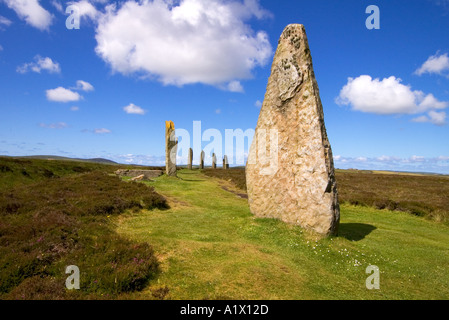 Dh ANELLO DI BRODGAR Isole Orcadi Neolitiche permanente cerchio di pietre Foto Stock