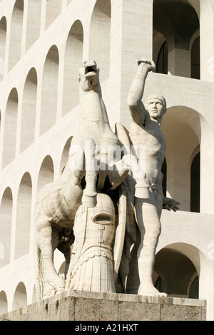 Esempio di fascisti architettura a Roma,Italia Foto Stock