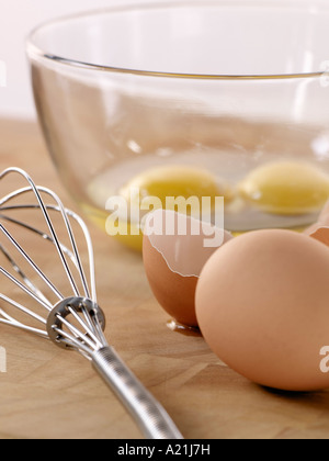Uova e frusta Foto Stock