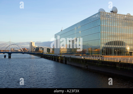 PACIFIC QUAY GLASGOW E LA NUOVA SEDE DELLA BBC GLASGOW Scozia Scotland Foto Stock