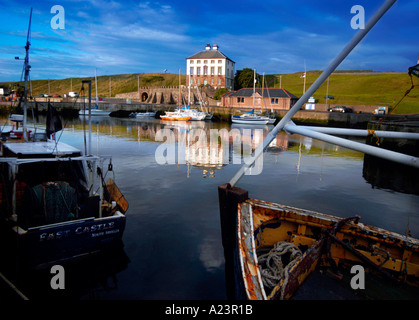 Eyemouth una piccola comunità di pescatori sulla costa est della Scozia Foto Stock