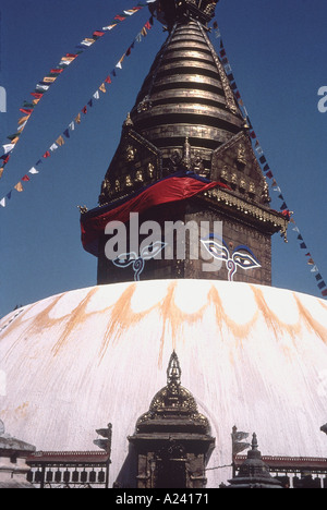 Swayambhunath Stupa. Dettaglio della cupola. ad ovest della città di Kathmandu. È anche noto come il Tempio delle Scimmie, Valle di Kathmandu, Nepal. Foto Stock