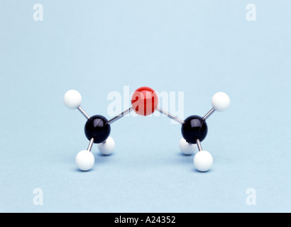 Il modello molecolare di methoxymethane Foto Stock