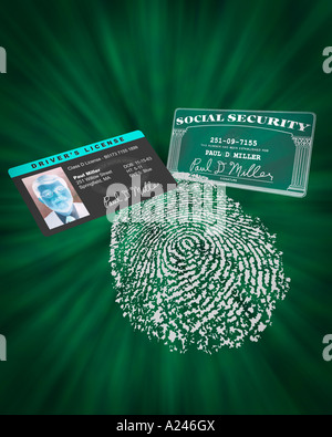 La prova di identità di impronte digitali comprese la sicurezza sociale e la scheda driver licenza licenza per prevenire il furto di identità Foto Stock