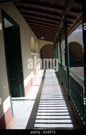 Cortile del Museo Romantico, Plaza Mayor, Trinidad, Cuba Foto Stock