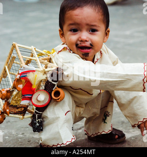 Un ragazzo vestito come Juan Diego il giorno della Vergine di Mazatlan Sinaloa Messico Foto Stock