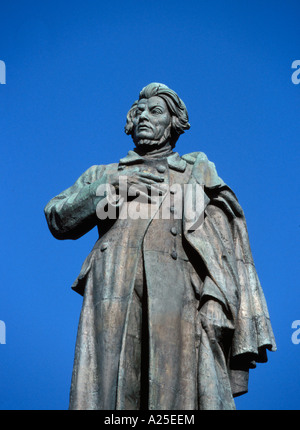 Polonia Varsavia Statua di Adam Mickiewicz il più illustre poeta romantico di Polonia il monumento è stato inaugurato nel 1898 Foto Stock