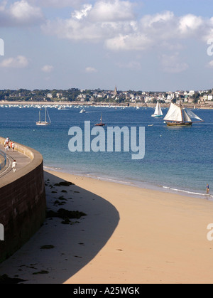 Vista panoramica di Saint Malo Porto Sant San S Maloù Breton Brittany Bretagne Canale Inglese a nord ovest della Francia Europa Foto Stock