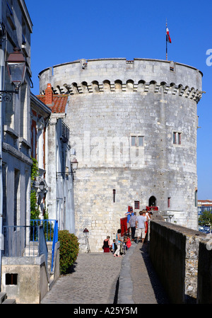 Vista della Torre della Catena di Porto Vecchio di La Rochelle Poitou Charentes Golfe de Gascogne Golfo di Guascogna occidentale centrale Francia Europa Foto Stock